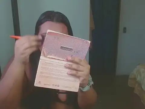 Snapshot of naomyandpablot chatting on May 28, 9:23 pm naomyandpablot online show from May 28, 9:23 pm