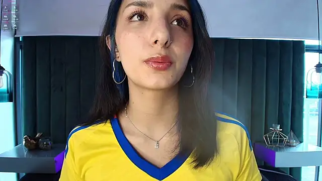 Aris Suarez online show from July 7, 3:49 pm