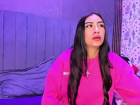 TiffanyDream8 online show from April 23, 8:55 pm