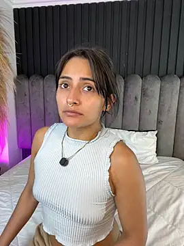 Nanda vixen  online show from April 2, 11:46 pm