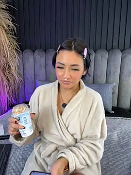 Nanda vixen  online show from April 19, 9:08 am