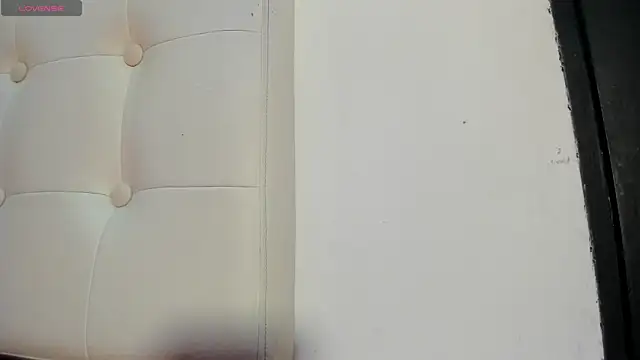 MiaEvans0 online show from April 20, 6:53 pm