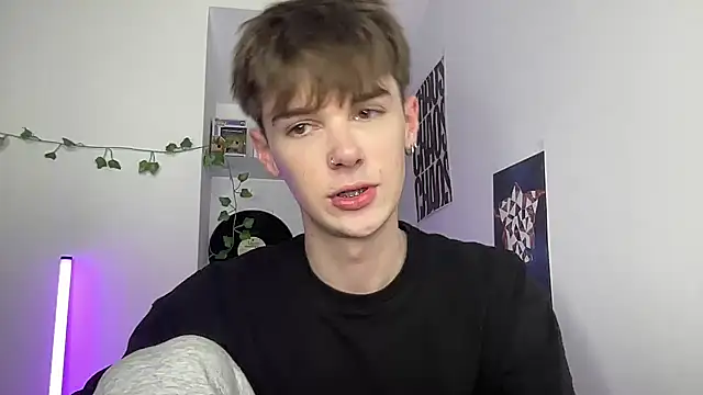 YourMilkyGuy online show from April 14, 5:41 pm