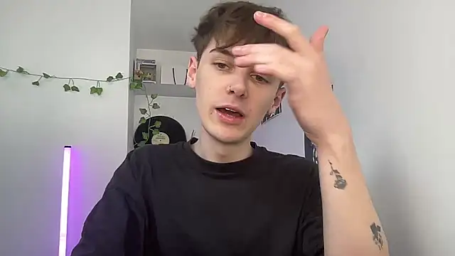 YourMilkyGuy online show from April 21, 1:17 pm