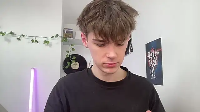 YourMilkyGuy online show from April 22, 1:56 pm