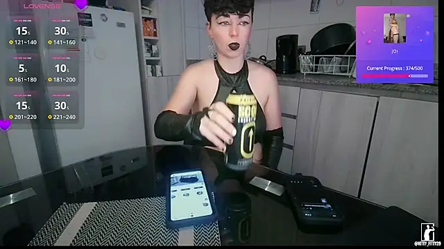 kittyfitty29 online show from March 18, 7:17 pm