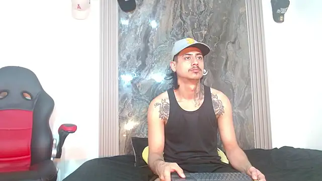 Damian-and-Camerum online show from April 22, 3:20 am