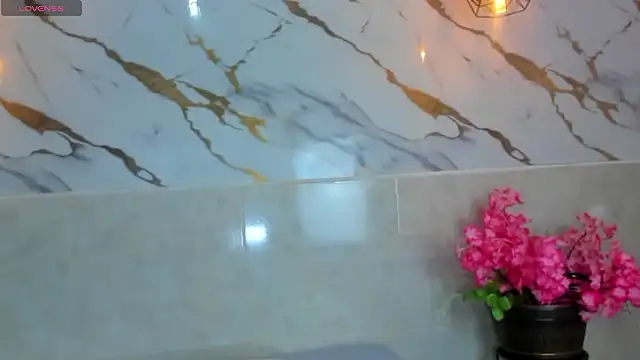 camiifox  online show from March 19, 7:51 pm