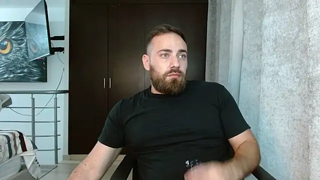 Snapshot of hotcouplexx1 chatting on March 19, 1:31 am hotcouplexx1 online show from March 19, 1:31 am