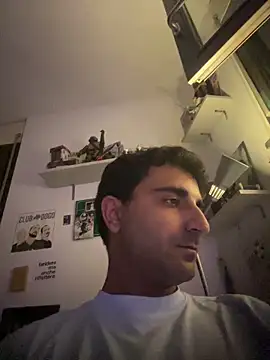 Snapshot of elia2711 chatting on May 1, 2:16 am elia2711 online show from May 1, 2:16 am