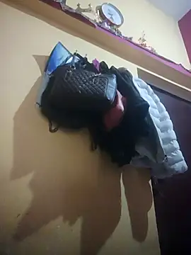 njkalo sexe online show from April 14, 3:23 am