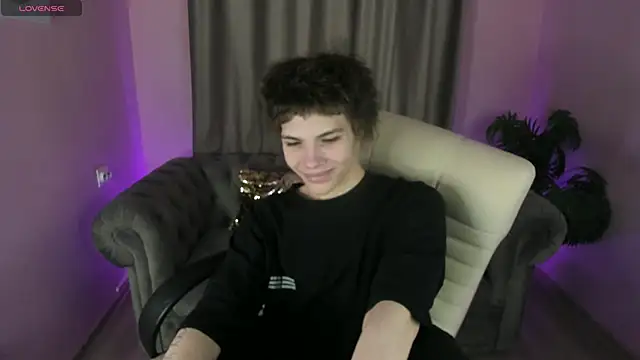 Snapshot of jeffry_pinkman chatting on February 11, 3:39 pm jeffry pinkman online show from February 11, 3:39 pm