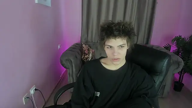 Snapshot of jeffry_pinkman chatting on February 20, 10:49 am jeffry pinkman online show from February 20, 10:49 am