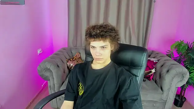 Snapshot of jeffry_pinkman chatting on March 18, 1:58 pm jeffry pinkman online show from March 18, 1:58 pm