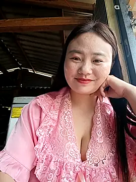 Snapshot of lisn-cute chatting on April 28, 2:49 am lisn-cute online show from April 28, 2:49 am