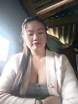 Snapshot of lisn-cute chatting on May 3, 11:33 pm lisn-cute online show from May 3, 11:33 pm