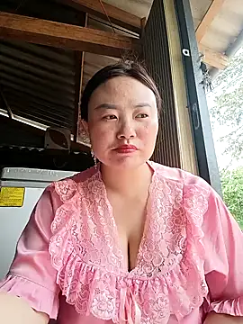 Snapshot of lisn-cute chatting on May 7, 1:55 am lisn-cute online show from May 7, 1:55 am