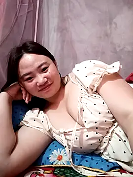 Snapshot of lisn-cute chatting on May 11, 1:50 pm lisn-cute online show from May 11, 1:50 pm