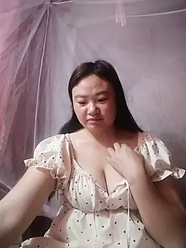 Snapshot of lisn-cute chatting on May 22, 11:10 pm lisn-cute online show from May 22, 11:10 pm