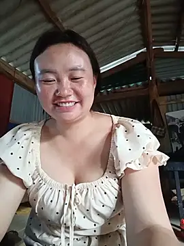 Snapshot of lisn-cute chatting on May 26, 10:55 am lisn-cute online show from May 26, 10:55 am