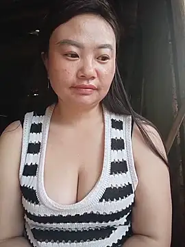 Snapshot of lisn-cute chatting on May 27, 11:46 pm lisn-cute online show from May 27, 11:46 pm