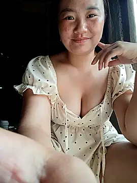 Snapshot of lisn-cute chatting on June 8, 1:28 am lisn-cute online show from June 8, 1:28 am