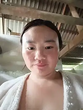 Snapshot of lisn-cute chatting on June 9, 4:13 am lisn-cute online show from June 9, 4:13 am