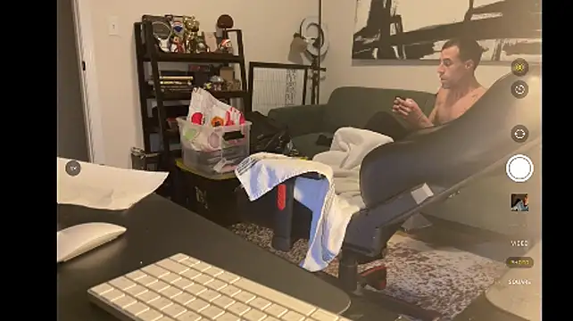 Snapshot of JimmyJerksYa chatting on February 11, 7:13 am JimmyJerksYa online show from February 11, 7:13 am