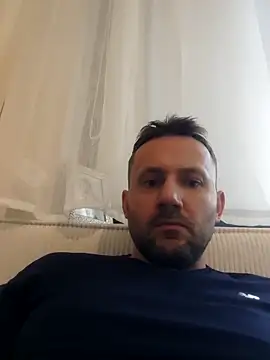 defaktor online show from May 9, 3:17 pm