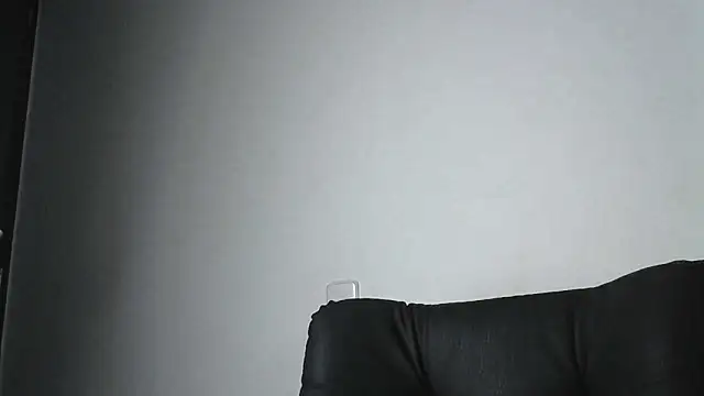 Thommas8a online show from February 21, 12:33 am