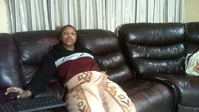 Caramel-Diva online show from April 17, 5:49 pm