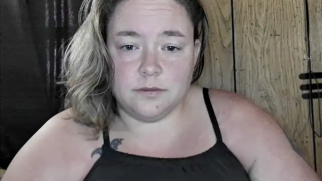 ladylynn13 online show from March 28, 4:17 pm