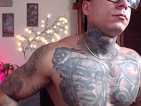 maxstrom111 online show from March 12, 3:18 pm