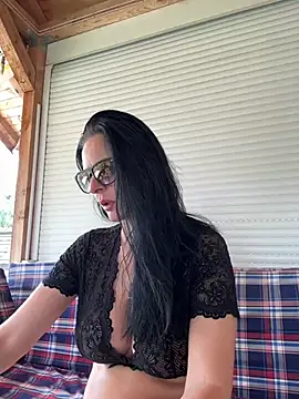 MiriamDelyn online show from June 1, 12:29 pm