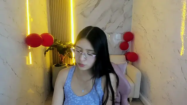 dani tf online show from February 17, 1:07 pm