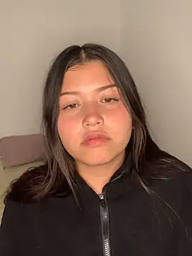 Snapshot of Damn__Love chatting on February 21, 10:55 pm Damn Love online show from February 21, 10:55 pm