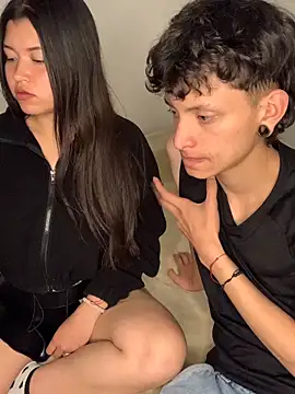 Snapshot of Damn__Love chatting on February 22, 10:58 am Damn Love online show from February 22, 10:58 am