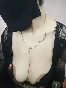 Snapshot of Nada_Oh chatting on June 26, 7:13 am Nada Oh online show from June 26, 7:13 am