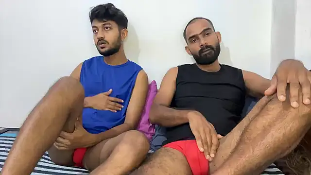 Snapshot of DesiDaddyandSon chatting on June 3, 1:41 am DesiDaddyandSon online show from June 3, 1:41 am