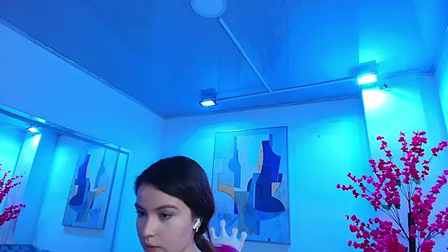 Chloe dolly online show from March 31, 11:10 am