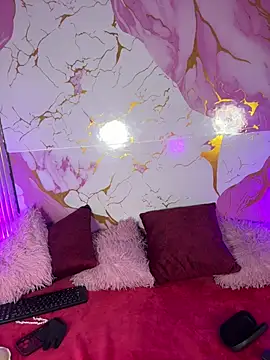 Snapshot of Woo_isDaphne chatting on July 20, 12:14 am Woo isDaphne online show from July 20, 12:14 am