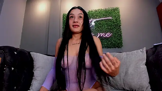 danielebeck online show from February 15, 1:31 pm