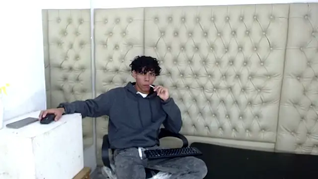 DaviidBuckx  online show from February 9, 1:59 pm