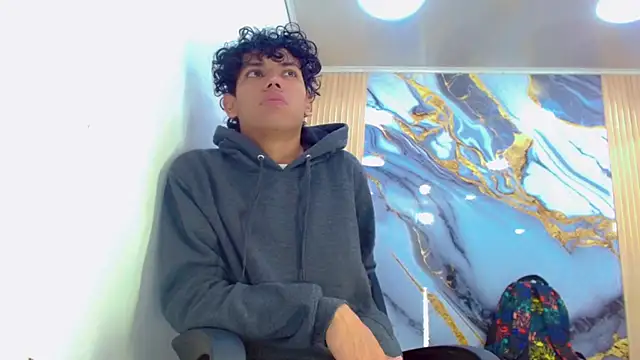 DaviidBuckx  online show from February 22, 2:13 am