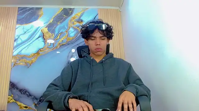 DaviidBuckx  online show from April 2, 2:09 am