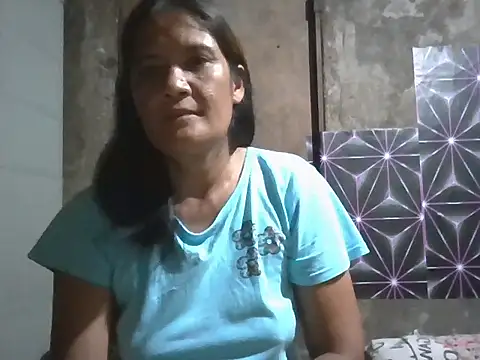 Wildhot Mommy online show from March 4, 1:50 pm