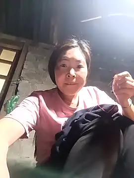 Yiyoongg online show from February 8, 4:05 am