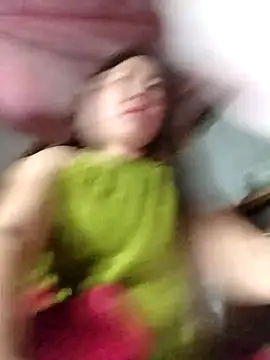 Yiyoongg online show from March 6, 1:40 pm