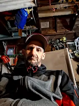 Snapshot of Chase3647 chatting on April 18, 3:21 am Chase3647 online show from April 18, 3:21 am