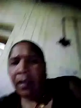 Snapshot of Loomaraj chatting on June 16, 5:59 pm Loomaraj online show from June 16, 5:59 pm